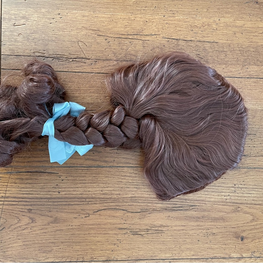 Rubies Brown Braided Dorothy Wig with Blue Ribbons - Picture 6 of 9